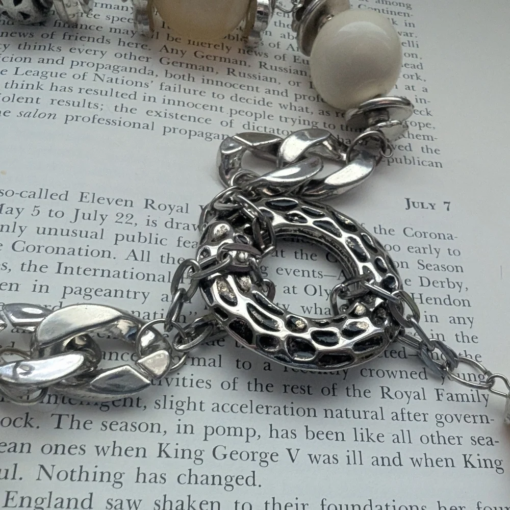 Elegant Silver and Cream Necklace - Picture 8 of 11